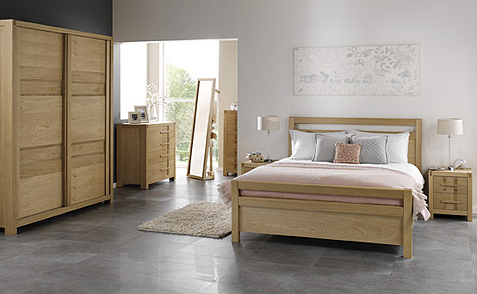 Neo bedroom range from Winsor with traditional joints and solid oak